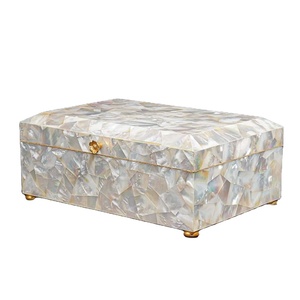 Nombre personalizado o iniciales grabado Serene Luxury personalizado hueso y nácar joyero de la India - Product Image 3