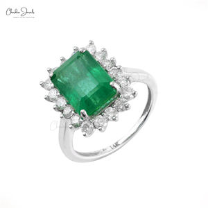 Bague de fiançailles de luxe la plus vendue avec émeraude octogonale de 3,53 carats en or blanc massif 14 carats et halo de diamants pour femme - Product Image 1