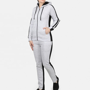 Conjunto deportivo de dos piezas para mujer, con top corto de manga larga con cremallera y pantalones deportivos con bolsillos, conjunto de chándal de algodón para mujer - Product Image 4
