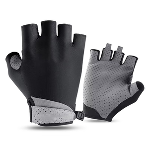Gants de MMA XERET SPORTS de haute qualité, personnalisés, pour l'entraînement et le sparring, ajustement confortable, cuir PU durable, fermeture à boucle et crochets. - Product Image 6