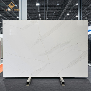 Panel de Cuarzo para Revestimiento NV897 con Delicado y Sutil Veteado Dorado, Resistente al Moho, Piedra de Cuarzo Sintética Hecha en Vietnam - Product Image 1