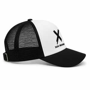 Gorra Trucker Personalizada de 5 Paneles con Malla y Logotipo Bordado en 3D, Diseño Deportivo Unisex en Blanco y Negro Premium con Hebilla Metálica - Product Image 3