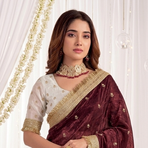 Sari en soie bordeaux avec broderie et bordure dorées pour les occasions de mariage, sari traditionnel pour femmes, longueur au sol - Product Image 4