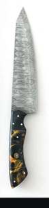Couteau de chef artisanal en acier Damas, couteau de cuisine avec manche en résine ambrée - Product Image 6