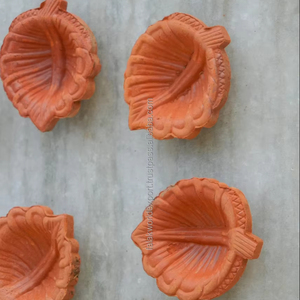 Diya de Arcilla Natural para Diwali con Mechas de Algodón para Puja, Lámpara de Aceite Tradicional Hecha a Mano de Terracota, Vilakku, Diyas FWE - Product Image 1