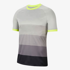 Camiseta de fútbol de construcción duradera para uso regular con diseño vibrante impreso para aficionados y jugadores. - Product Image 4