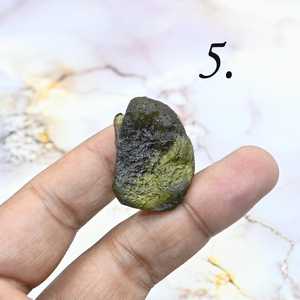 Cristal de Moldavita Natural, Seleccionado a Mano, en Bruto, para Joyería, Gema Verde Checa Auténtica para la Elaboración de Joyas - Product Image 1