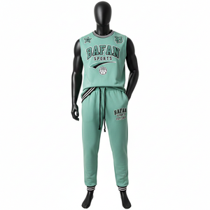 เสื้อยืดแขนกุดผู้ชายและกางเกงจ็อกเกอร์ ผ้าฝ้ายผสมโพลีเอสเตอร์เนื้อฟลีซ สีเขียวมิ้นท์ ลายทาง ปักโลโก้ ชุด 2 ชิ้น สำหรับผู้ชาย - Product Image 1