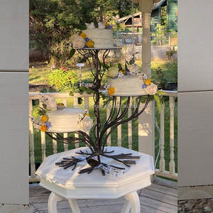 Elegante Soporte para Tartas con Diseño de Corteza, Recubrimiento en Polvo Marrón, Forma Redonda, Perfecto para Bodas, Cumpleaños y Otras Ocasiones - Product Image 1