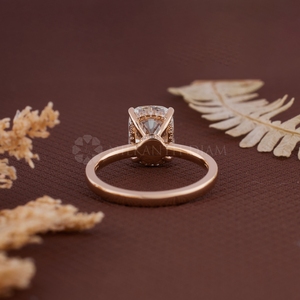 Bague solitaire en or rose au design tendance, diamant taille radiant, diamant créé en laboratoire, bijoux fins pour femmes - Product Image 2