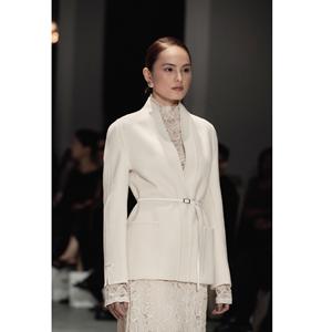 Manteaux de Vêtements de Qualité Supérieure en Gros CAMILLE TIE-WAIST WOOL COAT Longueur Complète 20% Cachemire 80% Laine 70 cm Col en V Standard Manteaux pour Femmes - Product Image 3