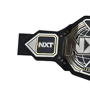 เข็มขัดแชมป์ WWE NXT หนังสีดำ ดีไซน์สีเงิน คุณภาพพรีเมียม สำหรับแฟนมวยปล้ำและนักสะสม - Product Image 2