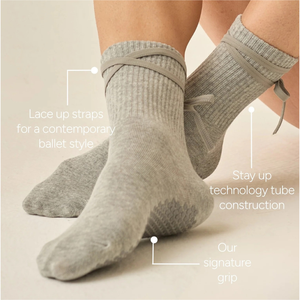 Chaussettes de Pilates de haute qualité pour femme, avec revers, logo personnalisé, antidérapantes, en coton, ajustement confortable, pour Pilates Reformer, Barre, Yoga, avec sangle et nœud - Product Image 4