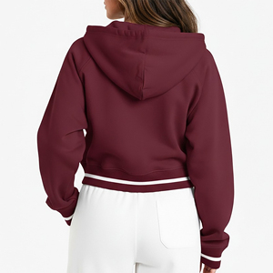 เสื้อฮู้ดครอปท็อปแบบซิปสำหรับผู้หญิง สตรีทแวร์ ปักโลโก้ตามสั่ง OEM/ODM ผ้าถักแบบริบ สีพื้น สำหรับใส่ในฤดูร้อน - Product Image 2