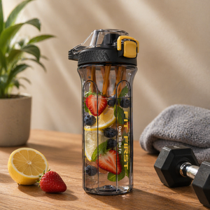 Bouteille shaker de sport pour protéines et smoothies |   Bouteille shaker en plastique durable avec couvercle à verrouillage sécurisé et design facile à transporter - Product Image 1