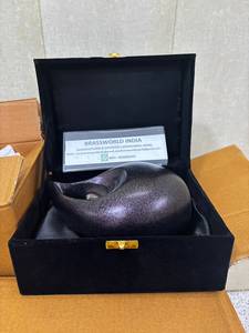 Aluminum Tear <b>Drop</b> Urn With Golden Heart And Black Velvet <b>Box</b> - Product Image 6