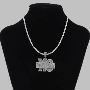 NO EXCUSEZ Collar con colgante de letra para hombre, chapado en rodio plateado, estilo hip hop, para fiesta, con incrustaciones de circonitas - Product Image 3