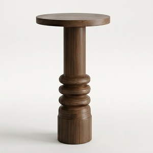 Table d'appoint ronde en bois au design côtier avec base côtelée et accents en laiton – Design contemporain pour salon et mobilier de maison - Product Image 6
