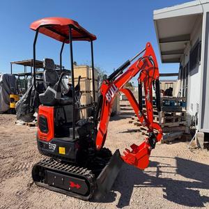 Mini-excavatrice sur chenilles compacte et efficace avec pompe hydraulique pour les travaux de construction et d'excavation dans les espaces restreints - Product Image 6