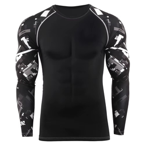 เสื้อรัดกล้ามเนื้อฟุตบอลแบบสั่งทำสำหรับผู้ชาย ผ้าโพลีเอสเตอร์ 100% เทคนิคการพิมพ์แบบระเหิดด้วยความร้อน น้ำหนักผ้า 200 กรัม เสื้อยืดรัดรูปสำหรับผู้ชาย - Product Image 1