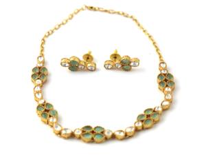 Pendientes de latón chapados en oro de 18k, joyería hecha a mano para ella - Conjunto de collar y pendientes - Product Image 5