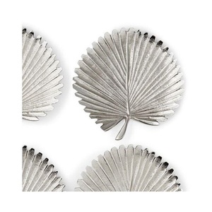 Sous-verres en aluminium et laiton de haute qualité en forme de feuille, couleur or ivoire, personnalisables pour tasses à thé ou verres - Product Image 1