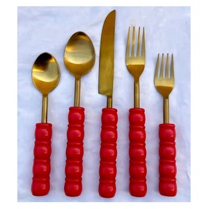 Ensemble de couverts en acier inoxydable de style américain, écologiques, faciles à nettoyer, avec manche en résine, plaqué or PVD, pour la mise en place de la vaisselle - Product Image 2