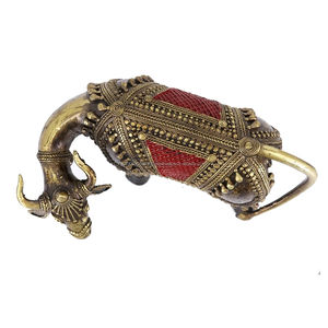 Tribal puro latón diosa arte vaca pastoreo Nandi estatua 8,5x6,5 pulgadas Multicolor hecho a mano Metal vaca estatua decoración del hogar - Product Image 3