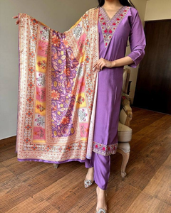 Ensemble Kurti droit en viscose Chanderi lavande uni pour femme avec pantalon et dupatta en soie imprimée - Product Image 5