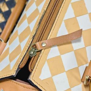 Sac Speedy avec motif à carreaux et design éclair bleu turquoise, sac à main en cuir de luxe - Product Image 3