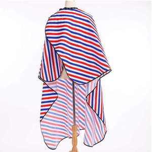 Cape de barbier professionnelle en polyester de qualité supérieure avec fermeture réglable - Product Image 6