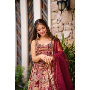 Robe Anarkali en soie de créateur et dupatta pour les fêtes - Taille XS - Product Image 1
