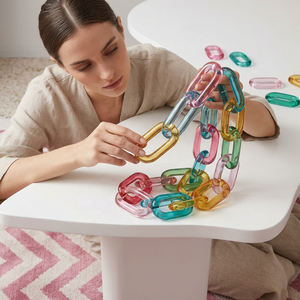 Colección Artesanal: Escultura de Resina Artística con Cadena, Forma Irregular, Multicolor, Decoración para el Hogar, Impermeable, Modelada a Mano, Arte Moderno - Product Image 1