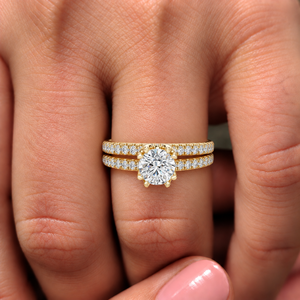 แหวนเพชรทรงกลมเพาะเลี้ยงในห้องปฏิบัติการ ทอง 14K 18K แบบโซลิแทร์สองแถว 0.85 กะรัต DEF VVS ประดับเพชรแบบ Pave ดีไซน์แยกก้าน แหวนแต่งงานสำหรับเจ้าสาว ODM - Product Image 2