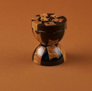 Brûleur d'encens en bois fait main avec motif géométrique incrusté, support rond pour Bakhoor aromatique, décoration d'intérieur - Product Image 1