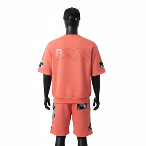 Conjunto de sudadera y pantalones cortos de felpa premium, tacto suave de algodón, color coral, logotipo en relieve, panel con parche, conjunto de sudadera y pantalones cortos para hombre - Product Image 2