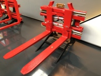 Accessoires pour chariot élévateur Wagger de haute qualité, pince à fûts rotative à 360 degrés, modèle CFP rouge, capacité 850 kg, garantie 2 ans, neuf