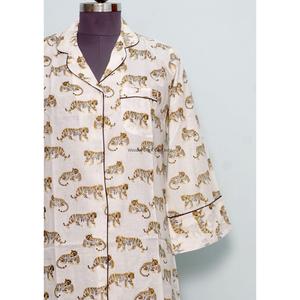 เสื้อเชิ้ตยาวสไตล์กิโมโนสำหรับผู้หญิง ผ้าฝ้ายแท้ 100% ลายสัตว์ เปิดด้านหน้า คอวี แขน 3/4 ทรงเข้ารูป ติดกระดุม - Product Image 2