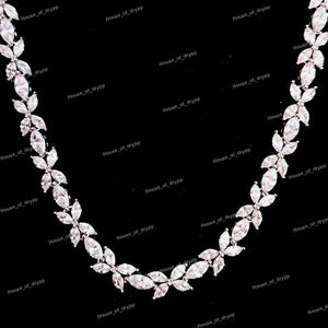 Collar de Moissanita de Lujo con Corte Marquesa en Elegante Tono Plateado, Joyería Brillante para Mujer, Ideal para Bodas - Product Image 3