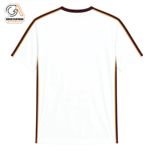 เสื้อยืดสีขาวสำหรับผู้ชาย แบรนด์ Iota Phi Theta สไตล์กรีก แต่งขอบสีแดงเลือดหมูและสีทอง แขนสั้น คอกลม ทรงทางการ 100% - Product Image 3