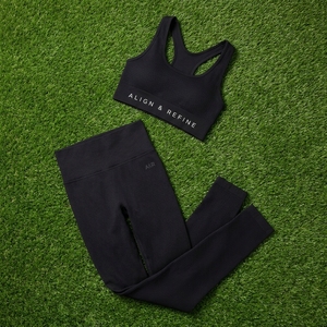 Ensemble de sport pour femmes avec soutien-gorge de sport en maille noire et leggings taille haute pour le yoga, la gym, le fitness et les entraînements - Product Image 5