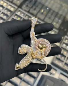 จี้รูปช้างประดับเพชรโมอิสซาไนต์ทรงกลมเจียระไนแบบบริลเลียนท์  ชุบทองบนเงินแท้ 925  แบบฮิปฮอป ได้รับการรับรองจาก GRA สำหรับทั้งชายและหญิง - Product Image 2