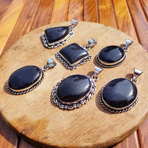 Collar con colgante de piedra arenisca azul natural con engaste de bisel, latón bañado en plata, hecho a mano, joyería de piedras preciosas al por mayor, regalo bohemio - Product Image 4