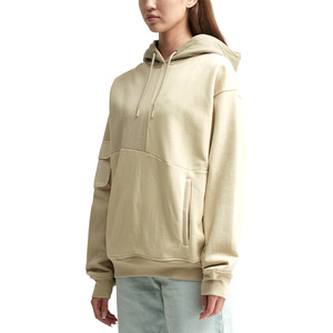 Sudadera con capucha extragrande para mujer, de felpa de algodón de tres tonos, con mangas acampanadas, diseño de paneles ondulados, bolsillo y logotipo personalizado, color arena. - Product Image 2
