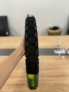 Alta calidad Vietnam Made 275-17 3,00-17 3,00-18 3,50-18 Neumáticos interiores para motocicletas sin cámara Nueva condición - Product Image 3