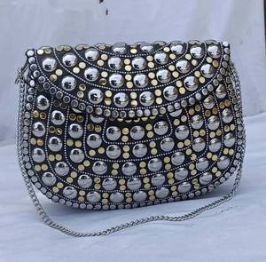 Pochette de Soirée Style Rock pour Femme – Meilleur Prix – Exportateur Indien GC-BG-331 – Design Métallique Tendance avec Perles Coquillage en Laiton – Idéale pour les Fêtes - Product Image 1