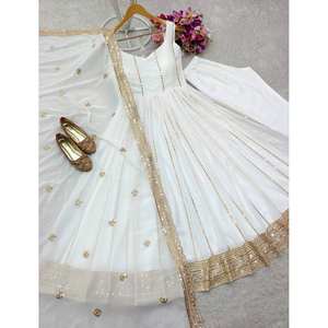 Elegante Vestido de Noche con Bordado Intrincado de Pent y Dupatta con Lentejuelas - Product Image 2