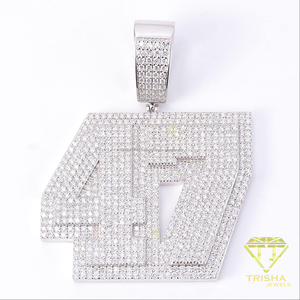 Pendentif Premium en Argent Tons Argentés Numéro 47 avec Diamant Moissanite, en Argent Sterling 925, Bijou Statement Sertie de Pierres pour la Vente en Gros - Product Image 2
