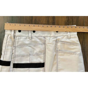 Magnifique Kilt Cargo Blanc pour Femme avec Poches Utilitaires, Boutons-Pression Robustes et Plis Faits Main – Collection 2026 - Product Image 6