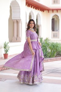 Conjunto de Lehenga Choli de algodón de la mejor calidad con estampados elegantes para bodas de verano, fiestas informales y colecciones de boutique en venta - Product Image 2